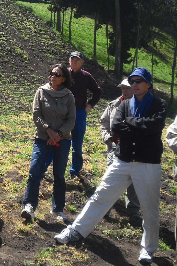 Field visit in Ecuador in 2011, with farmers presenting their conservation agriculture practices (Photo: Sharon Pereira)